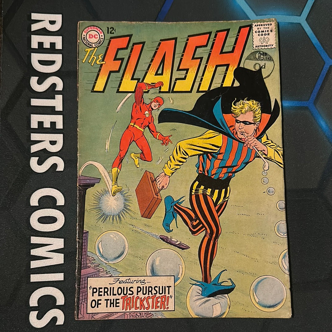 THE FLASH #142 GD centre page detached